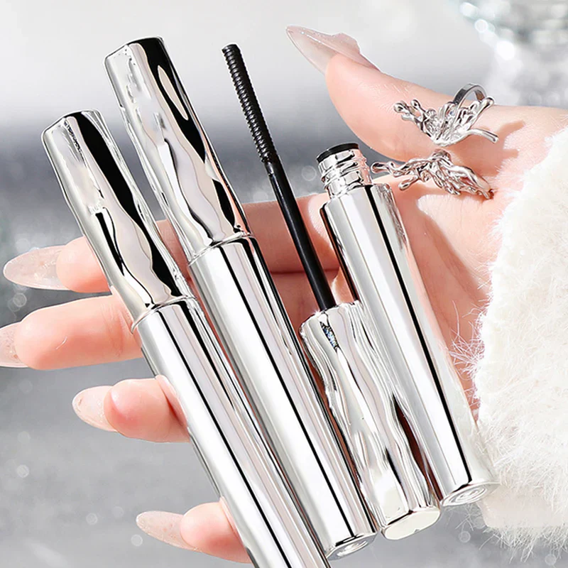 🌟🤩Waterproof Fibre Mascara👁️ – Volume & Length without Clumping for Dramatic Moments